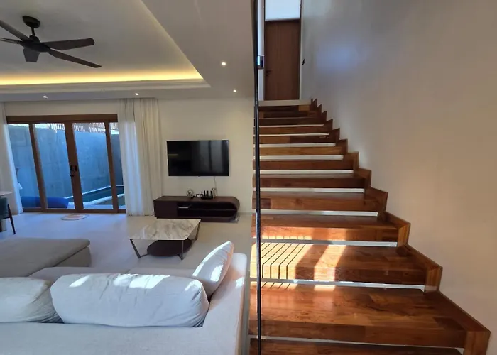 Quiet Contemporary Hideaway, Moments From Icon Mall And *
