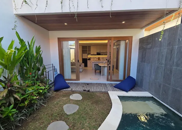 Quiet Contemporary Hideaway, Moments From Icon Mall And