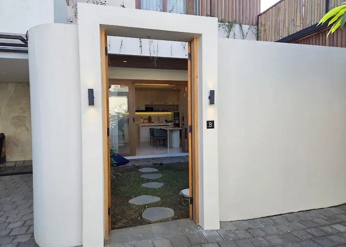 Quiet Contemporary Hideaway, Moments From Icon Mall And *